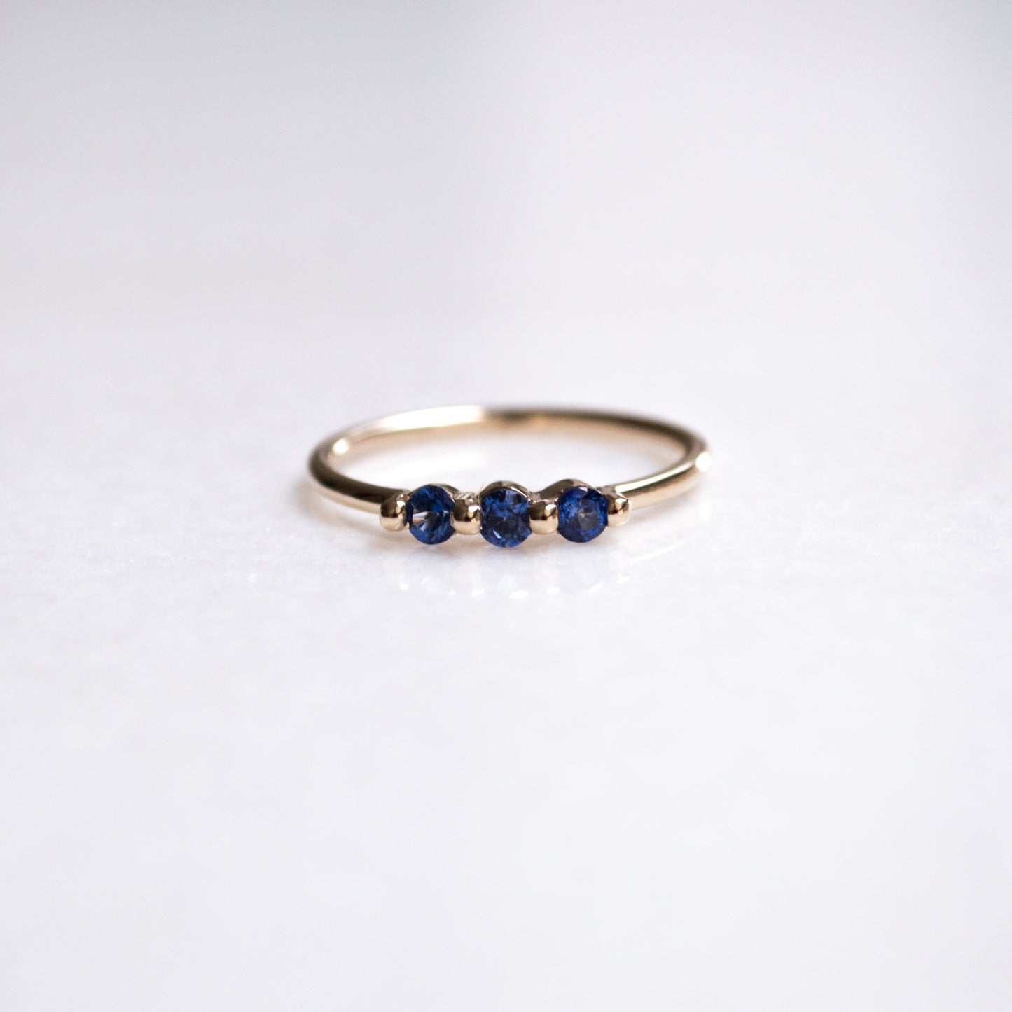 Anillo 3 Zafiros / Oro Amarillo