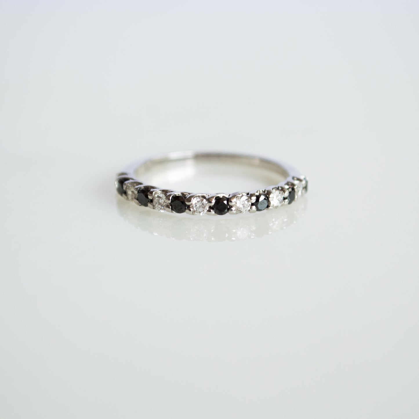 Media Churumbela de Diamantes Negros y Blancos