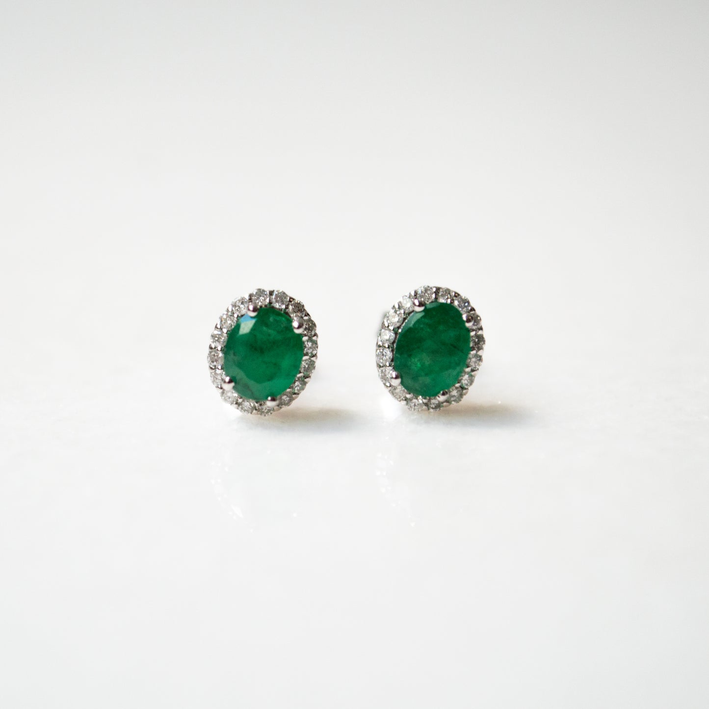 Aretes Halo Esmeralda